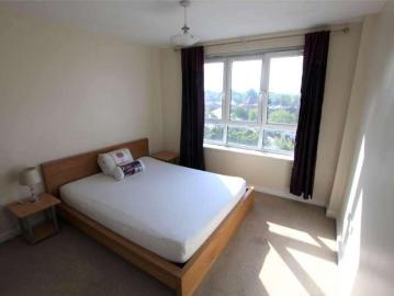 Flat Chobham