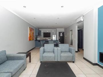 Apartment swimming pool Cape Town