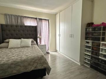 Apartment swimming pool Cape Town