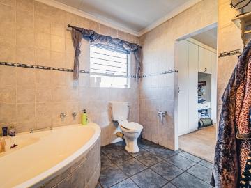 House Benoni