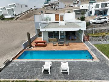 Casa Cerro Azul