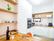 #006 Foxy D by Home Holidays