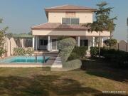 02 Kanal Fully Furnished Farmhouse In A High Status...