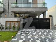 05 marla brandnew house near to park available for rent...
