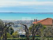 06200 3 PIECES TERRASSE CALME LANTERNE VUE MER PARKING