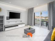 #079 Center City Flat with Pool, AC