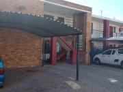 0.5 Bedroom Apartment To Let in Montana