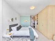 0.5 Bedroom Flat in Gardens