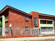 0.5 Bedroom Flat To Let in Turf Club