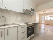 0.5 Bedroom House in Sea Point