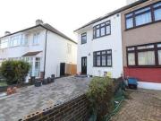 0 Bedrooms Studio for rent in Ascot Close, Ilford IG6