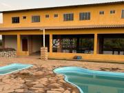 0 Pomar, piscina, casa com 10 quartos, churrasqueira,...