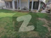 1000 SQ.yard bungalow on 80 feet wide road on both side...