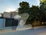 1000 Sq Yds Prime Location House with Old Construction...