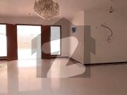 1000 Square Yard Bungalow For Sale