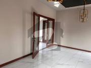 1000 Square Yards Bungalow With Swimming Pool And Lift...