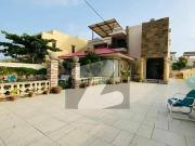 1000 Square Yards Slightly Used Fully Furnished Super...