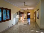 1000 yards bungalow available for sale on momin dha phase 5