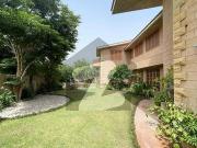 1000 Yards Bungalow For Rent In phase 4