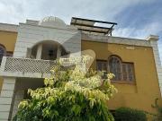 1000 Yards Well Maintained House Is Up For Sale
