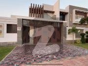 1000sq yd luxury villa for sale with basement. Designer...