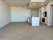 Sunlit 2 Bedroom Apartment with Balcony & Views –... Sunlit 2 Bedroom Apartment with Balcony & Views –...