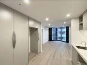 Modern 2 Bedroom Apartment in the Heart of Melbourne