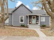 1003 Jefferson Ave, Johnston City, IL 62951