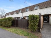 1006 2 Simcoe Street N