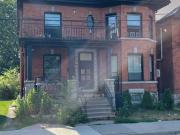 100 66 Wellington Street S