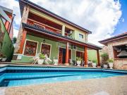 100 Área Útil Casa Alugar, 4 Dormitórios localizado em...