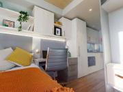 100 Bedroom Shared Living/roommate London London LS90563927