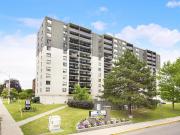 100 Dundas St E 1 Bedroom Apartment for Rent at 100...