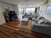 100 m2 3 bedroom Central Surfers Paradise unit