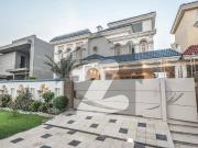 100% original pictures attached slightly used 20 marla...