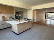 100% remodelado, 4D+3B+E+B. Cocina abierta