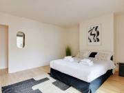 100m2 two bedroom flat with balconies in the 16th...