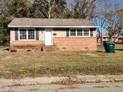 1010 E 7th St, Washington, NC 27889
