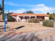 101 E LA Grosella, Green Valley, AZ 85614