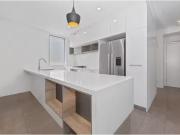 10208/16 Edmondstone Street, South Brisbane Apartment...