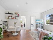 Sun Lit Top Floor Sanctuary in Prime Rose Bay