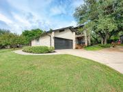 10505 Lockerbie Dr