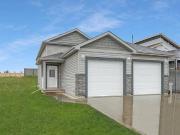 10514B 131 Ave 1 Grande Prairie AB T8V 4W5 3 Bedroom...