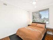 Top Floor 1 Bedroom Apartment Car space and District view