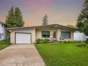 1054 Sinclair St, Winnipeg, MB, R2V 2Y5 house for sale List.