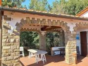 107/2021 U FI GRANDE VILLA CON TERRENO AGRICOLO A...