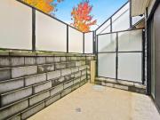 107 650 E 2ND STREET, North Vancouver, BC V7L 1E3...