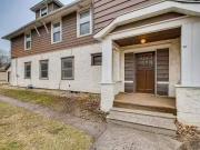 1083 Chatsworth Street North 4 1083 Chatsworth Street North