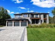 108 Rue D'Oxford, Hudson, QC, J0P 1H0 Luxury House...