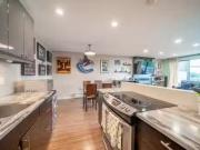 109 5340 Hastings Street, Burnaby, BC, V5B 1R1 Single...